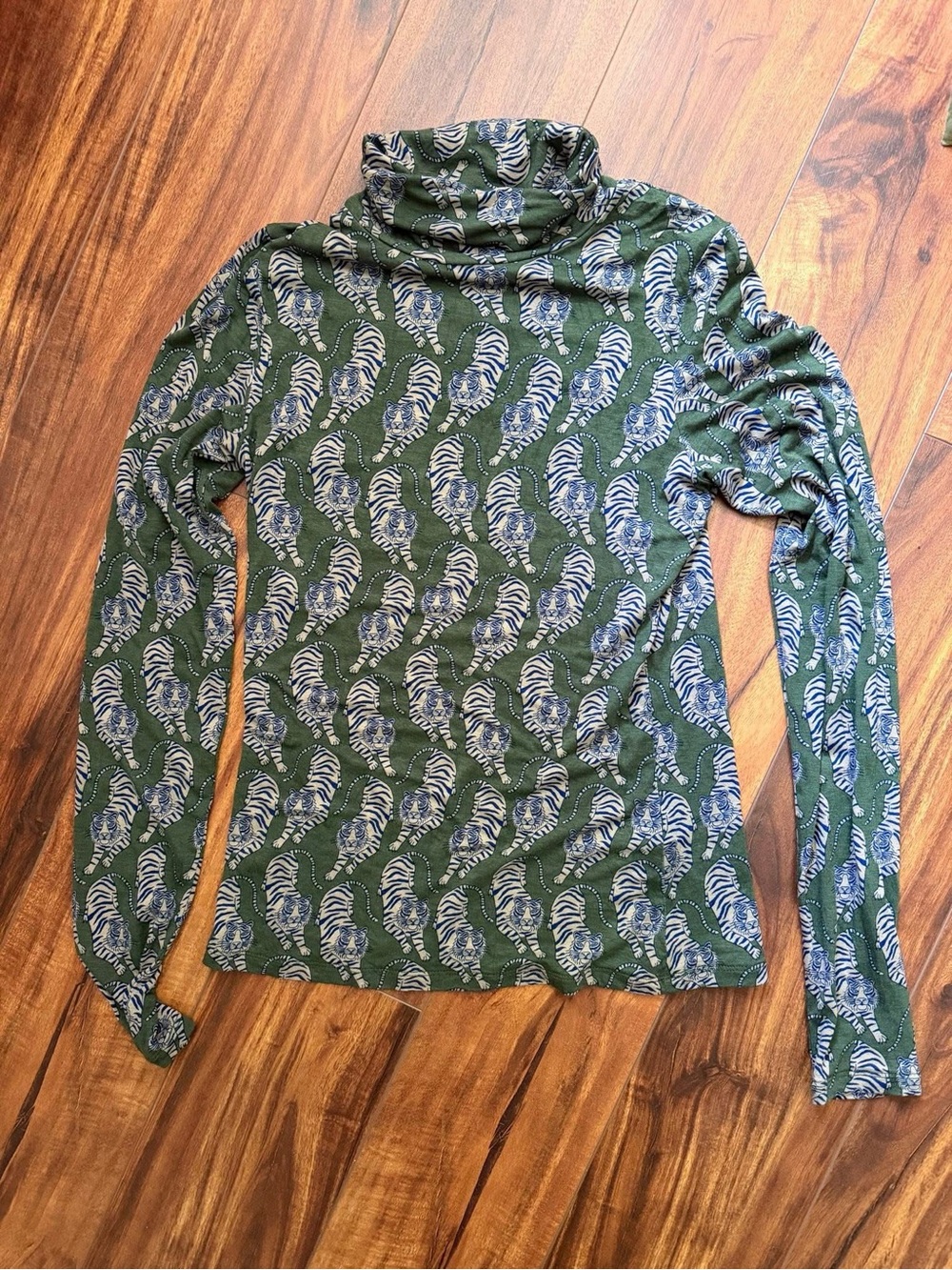 Boden Polly roll neck top in olive green tiger print size 4 like new
